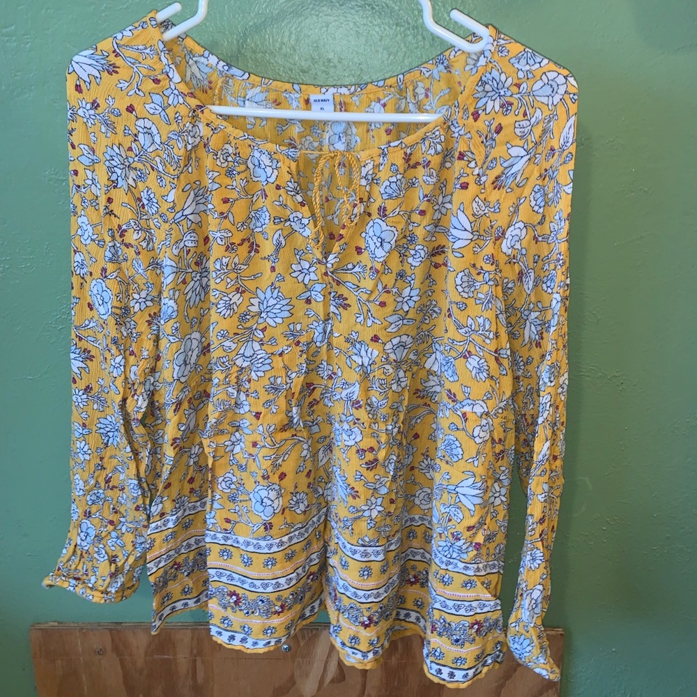 Old Navy Yellow and White Printed Blouse Size XL